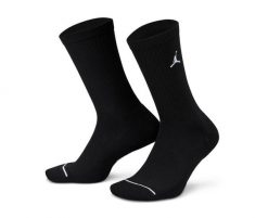 Skarpety sportowe Nike Jordan 3-pack. Czarne skarpetki damskie Nike, bez wzorów, z materiału. Za 82.99 zł.