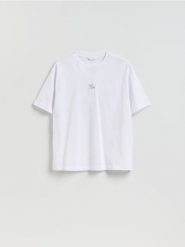 T-shirt boxy z wyszywanym wzorem - biały. Białe t-shirty męskie Reserved, l, bez wzorów, z bawełny, bez kołnierzyka. Za 69.99 zł.