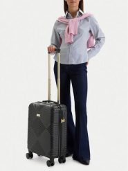 Nine West Walizka kabinowa CEO-NW-S-001-09 BLACK Czarny. Czarne walizki Nine West, bez wzorów, z tworzywa sztucznego. Za 299.99 zł.