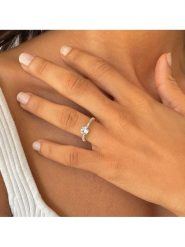 DIA DIAMONDS Pozłacany pierścionek z diamentami i topazem rozmiar: 52. Żółte pierścionki damskie DIA DIAMONDS, z diamentem, pozłacane. Za 365.95 zł.
