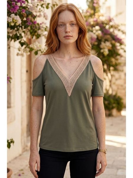 SOULSHAE Bluzka w kolorze khaki rozmiar: XXL/3XL. Brązowe bluzki damskie SOULSHAE, xl, bez wzorów, z wiskozy, bez kołnierzyka, bez ramiączek. Za 72.95 zł.
