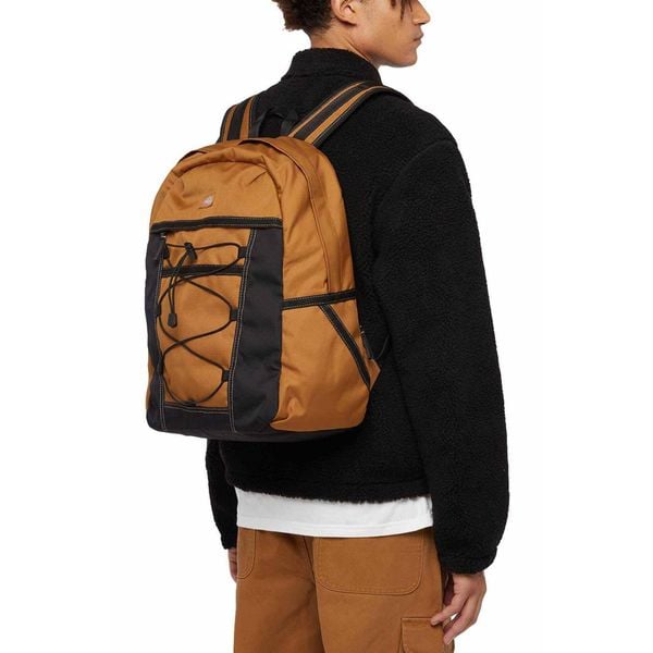 Plecak Dickies Ashville brązowy duck. Brązowe plecaki męskie Dickies, bez wzorów. W wyprzedaży za 233.90 zł.