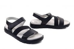 Dr. Brinkmann 710270-01 schwarz, sandały damskie. Czarne sandały damskie Dr. Brinkmann, bez wzorów, ze skóry, bez obcasa. Za 263.90 zł.