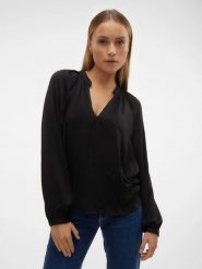 Vero Moda Bluzka w kolorze czarnym rozmiar: XS. Czarne bluzki damskie Vero Moda, xs, bez wzorów, bez kołnierzyka, bez ramiączek. Za 86.99 zł.