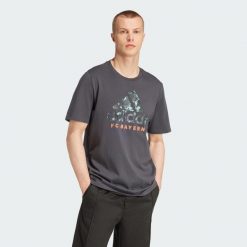 Koszulka FC Bayern Seasonal Graphic. Szare t-shirty sportowe męskie Adidas, s, z dzianiny, bez ramiączek, do piłki nożnej. Za 169.00 zł.