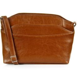 Torebka skórzana damska listonoszka DAN-A T11 camel. Brązowe shopper bag damskie DAN-A, bez wzorów, ze skóry, małe, bez dodatków. Za 229.99 zł.