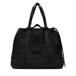 Torebka Hunter. Czarne torebki klasyczne damskie Hunter, bez wzorów, bez dodatków. Za 149.99 zł.