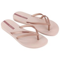Japonki Ipanema Bossa 82067 AQ495 różowe. Czerwone klapki damskie bez wzorów, z materiału, bez obcasa. Za 120.21 zł.