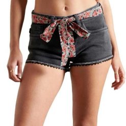 Spodenki turystyczne damskie Superdry Lace Hot. Szare szorty damskie Superdry., bez wzorów, z bawełny. Za 129.49 zł.