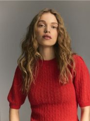 Sweter z wełną z alpaki - czerwony. Czerwone swetry klasyczne damskie Reserved, l, z dzianiny, bez kołnierzyka. Za 179.99 zł.