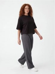 Koszulka damska oversize BLACK. Czarne t-shirty damskie Wings, l, bez wzorów, z bawełny, bez kołnierzyka. Za 149.90 zł.