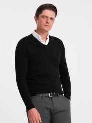 Sweter męski z dekoltem "w serek" z koszulowym kołnierzykiem - czarny V1 OM-SWSW-0102 - XXL. Czarne swetry męskie Ombre Clothing, l, bez wzorów, z bawełny, bez kołnierzyka. W wyprzedaży za 69.99 zł.