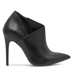 Botki Badura. Czarne botki damskie Badura, bez obcasa, na szpilce, bez zapięcia. Za 249.99 zł.