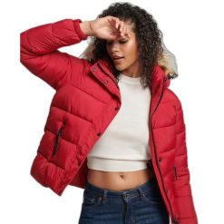 Damska krótka kurtka z kapturem Superdry. Czerwone kurtki damskie Superdry., xs, bez wzorów, z nylonu, z kapturem. Za 552.95 zł.