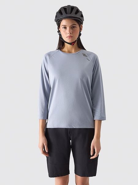 4F Koszulka sportowa w kolorze błękitnym rozmiar: S. Niebieskie bluzki sportowe damskie 4f, s, bez wzorów, z materiału, bez ramiączek. Za 52.30 zł.