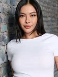 Koszulka - biały. Białe t-shirty damskie Sinsay, l, bez wzorów, z materiału, bez kołnierzyka. W wyprzedaży za 14.99 zł.