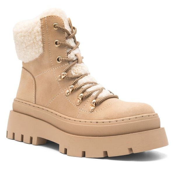 Trzewiki DeeZee. Brązowe botki damskie DeeZee, bez obcasa, na płaskiej podeszwie, bez zapięcia. Za 199.99 zł.