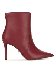 Nine West Botki BYCCC05 Czerwony. Czerwone botki damskie Nine West, z materiału, bez obcasa, na szpilce, bez zapięcia. Za 249.99 zł.