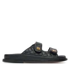 Klapki Nine West. Czarne klapki damskie Nine West, bez wzorów, bez obcasa. Za 259.99 zł.