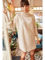 Olalook Sukienka dzianinowa w kolorze beżowym rozmiar: onesize. Brązowe sukienki damskie Olalook, bez wzorów, z dzianiny, bez kołnierzyka, bez ramiączek, mini. Za 117.45 zł.