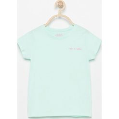 T-shirt z małym nadrukiem - Turkusowy. Niebieskie koszulki dziewczęce Reserved, bez wzorów, bez ramiączek. W wyprzedaży za 9.99 zł.