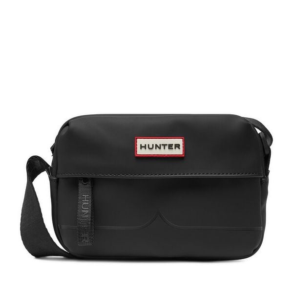 Torebka Hunter. Czarne listonoszki damskie Hunter, bez wzorów, bez dodatków. Za 149.99 zł.