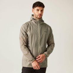 Pack It III męska kieszonkowa turystyczna wodoodporna kurtka. Zielone kurtki męskie Regatta, m, bez wzorów, sportowe, bez kaptura. W wyprzedaży za 149.99 zł.
