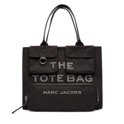 Torebka Marc Jacobs. Czarne torebki klasyczne damskie MARC JACOBS, bez wzorów, bez dodatków. Za 1,499.00 zł.
