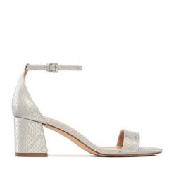 Sandały DeeZee. Szare sandały damskie DeeZee, bez wzorów, bez obcasa, na słupku. Za 129.99 zł.