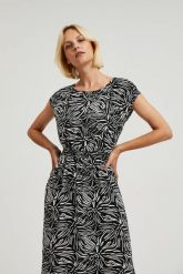Wiskozowa sukienka maxi czarna. Czarne sukienki damskie MOODO, xs, bez wzorów, z wiskozy, bez kołnierzyka, bez ramiączek, maxi. W wyprzedaży za 119.99 zł.