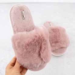 Kapcie domowe damskie z futerkiem pudrowy róż UNISOFT 6644. Czerwone kapcie damskie marka niezdefiniowana, z tkaniny. Za 55.99 zł.