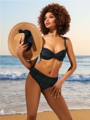 Góra od bikini - czarny. Czarne bikini damskie Sinsay, bez wzorów. Za 29.99 zł.