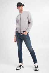 Jeansy męskie EMPORIO ARMANI. Jeansy męskie Emporio Armani. W wyprzedaży za 603.85 zł.