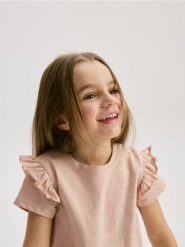 Bawełniany t-shirt z falbankami - brudny róż. Czerwone koszulki dziewczęce Reserved, m, bez wzorów, z bawełny, bez ramiączek. W wyprzedaży za 15.99 zł.