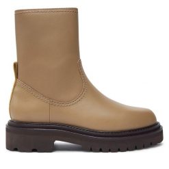 Botki HOFF. Brązowe botki damskie HOFF, bez obcasa, na płaskiej podeszwie, bez zapięcia. Za 589.99 zł.