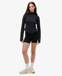 Superdry Active Tech Cycle Shorts – krótkie slim z średnim stanem. Czarne szorty męskie Superdry., z aplikacjami, z bawełny. Za 151.85 zł.