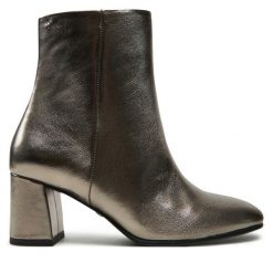 Botki Tamaris. Szare botki damskie Tamaris, bez obcasa, na słupku, bez zapięcia. Za 249.99 zł.