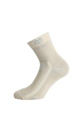 Skarpety merino WKS. Brązowe skarpetki damskie LASTING, bez wzorów, z elastanu. Za 94.85 zł.