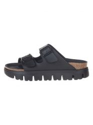 Birkenstock Klapki "Arizona" w kolorze czarnym rozmiar: 41. Czarne klapki damskie Birkenstock, bez wzorów, bez obcasa. Za 362.85 zł.