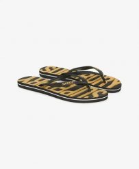 Superdry Klapki Vintage Vegan z Gumy – BLACK/GOLD. Czarne klapki damskie Superdry., bez wzorów, bez obcasa. Za 122.20 zł.