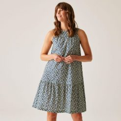 Sukienka casual damska Orla Kiely Summer. Niebieskie sukienki damskie Regatta, na co dzień, bez wzorów, z bawełny, casualowe, bez kołnierzyka, bez ramiączek, proste. W wyprzedaży za 209.99 zł.