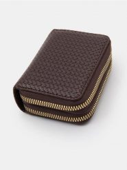 Pleciony portfel zapinany na podwójny zamek - brązowy. Brązowe portfele damskie Sinsay, bez wzorów. Za 29.99 zł.