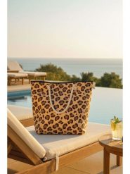 Lucky Bees Torba plażowa w kolorze beżowym - 56 x 35 x 15 cm rozmiar: onesize. Brązowe torebki klasyczne damskie Lucky Bees, bez wzorów, z materiału, bez dodatków. Za 44.61 zł.