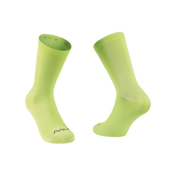 Skarpety rowerowe NORTHWAVE Switch Sock. Żółte skarpetki damskie Northwave, bez wzorów. Za 39.00 zł.