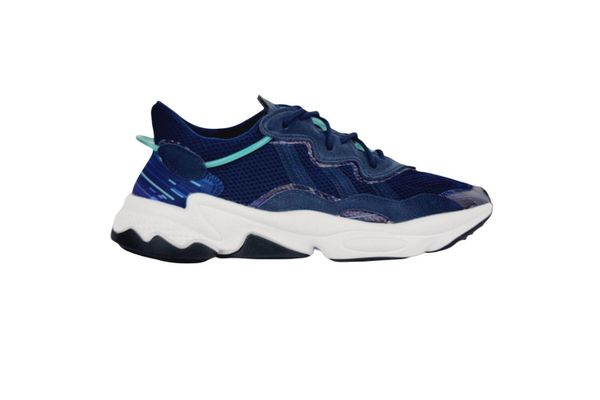 Buty sportowe męskie Adidas Ozweego. Niebieskie buty sportowe na co dzień męskie Adidas, z tkaniny, bez zapięcia, trekkingowe. Za 258.49 zł.