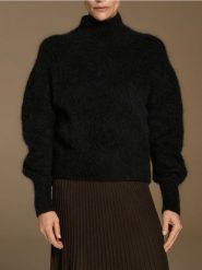 Sweter z wełną z alpaki - czarny. Czarne swetry klasyczne damskie Reserved, l, z wełny, bez kołnierzyka. Za 359.99 zł.