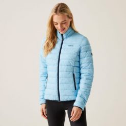 Kurtka turystyczna damska Marizion pikowana. Niebieskie kurtki damskie Regatta, bez wzorów, bez kaptura. Za 169.99 zł.