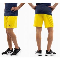 Spodenki treningowe męskie Nike Dry Park III. Żółte szorty męskie Nike, ze skóry, bez kołnierzyka. Za 60.00 zł.