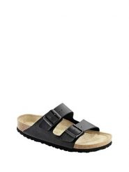 Birkenstock Klapki w kolorze czarnym rozmiar: 39. Czarne klapki damskie Birkenstock, bez wzorów, z materiału, bez obcasa. Za 301.95 zł.