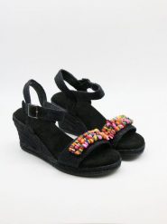 Bellucci Sandały w kolorze czarnym na koturnie rozmiar: 41. Czarne sandały damskie Bellucci, bez wzorów, bez obcasa, na koturnie. Za 100.99 zł.